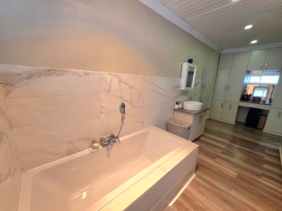 4 Bedroom Property for Sale in Panorama Free State